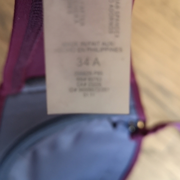 𝅺Victoria's Secret Bikini Top Plum Underwire 34A - Picture 5 of 6